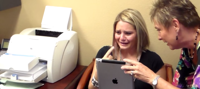 生まれて初めて「音」を聞いた人々の動画