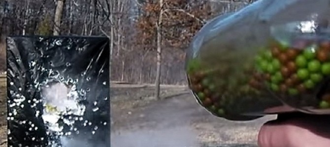 材料費たったの１５ドル！ペットボトルで作ったエアガン！！