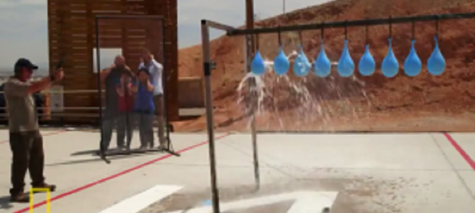 水風船を44マグナムで撃った結果、貫通できたのはたった4個？！