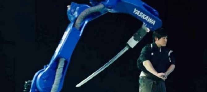 【神技 vs 最新テクノロジー】産業用ロボットアームが剣術の達人の動きを完全コピー！驚異の真剣勝負！！