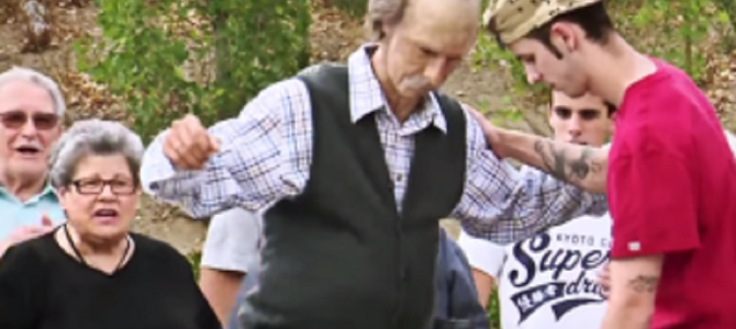 フラフラで今にも倒れそうなおじいちゃん、実はプロスケーターだった！？