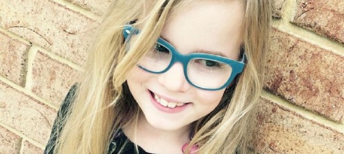 歩けないと宣告された脳性小児麻痺の8歳女児がモデルデビュー！人生の一歩を踏み出す