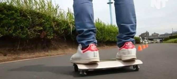 「カバンで持ち運べる」ノーパソサイズのセグウェイ的な乗り物が凄い！