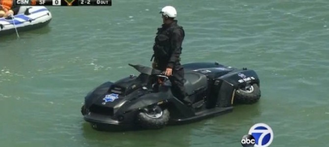 サンフランシスコ市警で導入された、四輪バギーになるジェットスキー「Quadski」が凄い！！