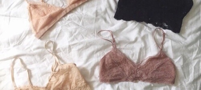 古い下着は運気を下げる！？ランジェリーの正しい捨て方・捨て時期とは？
