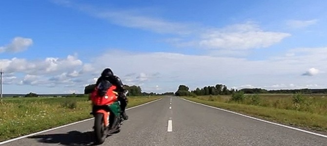 ７秒後、バイク通過で撮影者がビビる！！