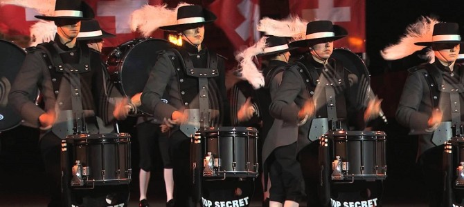 世界最高の「シンクロ率」と言われる、スイス最強のマーチングバンドが凄すぎ！