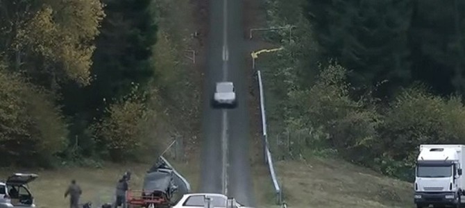 自動車が時速２００ｋｍで衝突したら⇒　心臓が止まるほどの衝撃に！