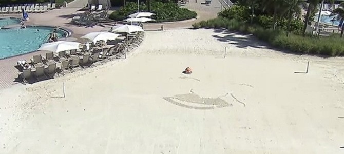 ディズニーが作ったお絵かきロボ。砂浜にあらわれたのは誰！？