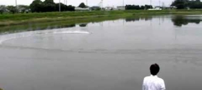 トップクラスのラジコンボートの速度が常軌を逸している！現実感が無いレベル！