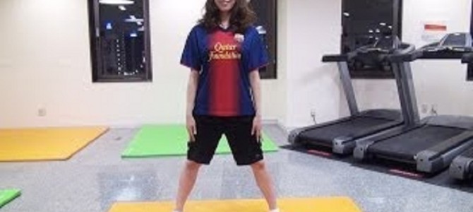 一日10回からでOK！「お腹」と「背中」の脂肪を同時に落とせるスクワットが凄い！