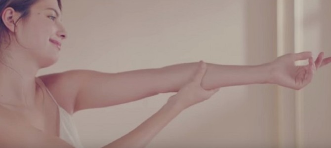 下着姿のマギーさんがエロ可愛い！