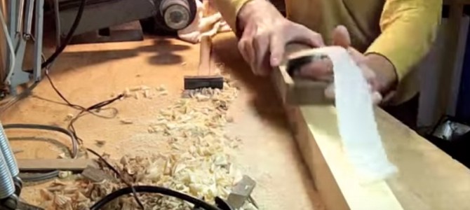 日本の「カンナ」を外国人が実際に使った動画をアップし絶賛される！「美しい。。これが本物の道具だ！」「薄すぎて紙みたい！」