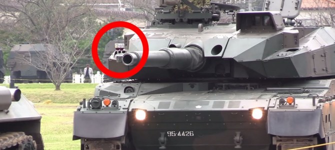 砲身に置いたワイングラスも倒れない！世界トップクラスの性能を誇る自衛隊の10式戦車の驚愕の安定性能！！