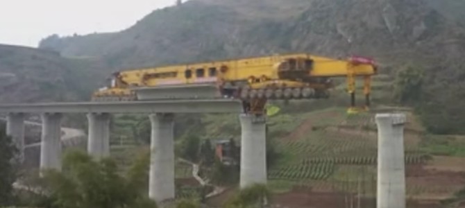 中国のレール架設車両がスゴい！