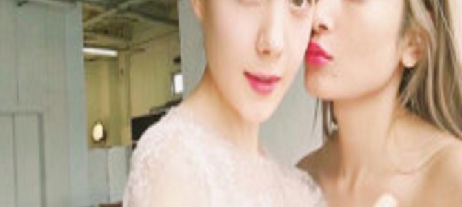 『エルサとアナみたい』ローラとトリンドル玲奈が仲良しツーショットを公開 『エルサとアナみたい』ローラとトリンドル玲奈が仲良しツーショットを公開