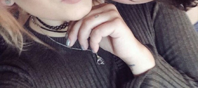 彼氏とのラブラブな写真をFacebookに投稿したら、まさかのコメント来た! 彼氏とのラブラブな写真をFacebookに投稿したら、まさかのコメント来た!