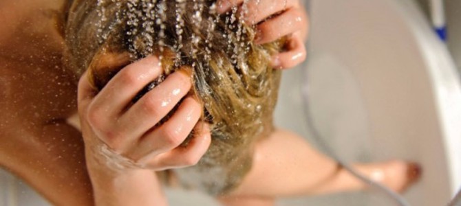 女性の割合は○%!成人男女の「お風呂場でおしっこしてる率」 女性の割合は○%!成人男女の「お風呂場でおしっこしてる率」