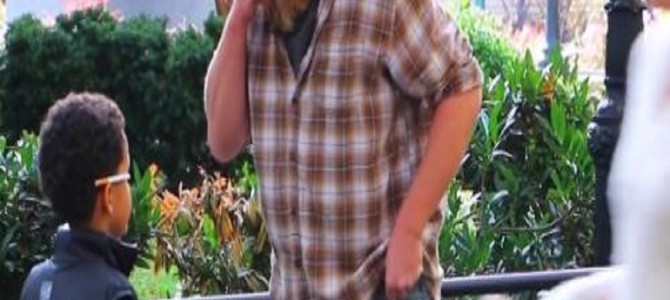 タバコを持った少年「火かして」。大人たちの反応は？