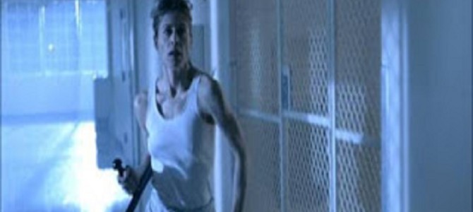 フェンスをすり抜けるターミネーターみたいな犬が登場し、次々とコラボ動画が生まれる