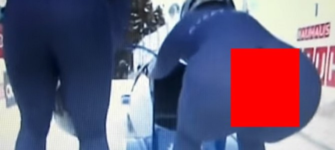 ボブスレーでウエアが裂けてお尻丸出しになったwww