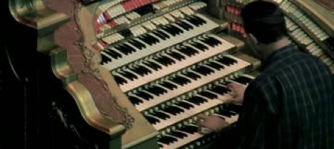 『スター・ウォーズ』の曲を巨大パイプオルガンで演奏