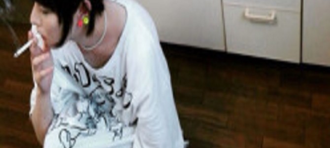 鳥居みゆきのタバコを吸っている姿が美しすぎるとネット上で話題！