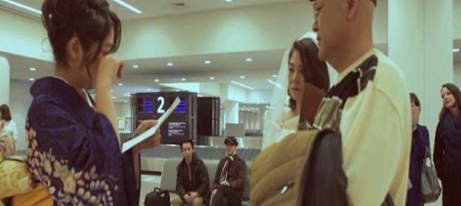 「結婚式」を挙げていなかった両親に空港でガチンコサプライズ！
