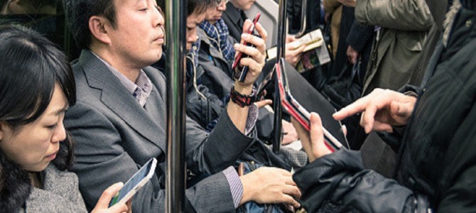 「警察に言われた言葉が一番ショック」電車内で暴行を受けた女性の悲痛な叫び