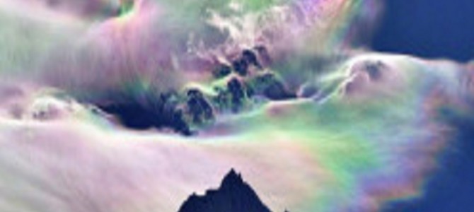 あなたは見たことありますか？七色に輝き、幸福を届ける雲「彩雲」