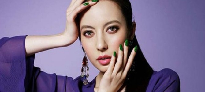 ベッキーをCMに起用している企業8社に今後の対応を聞いてみた ベッキーをCMに起用している企業8社に今後の対応を聞いてみた