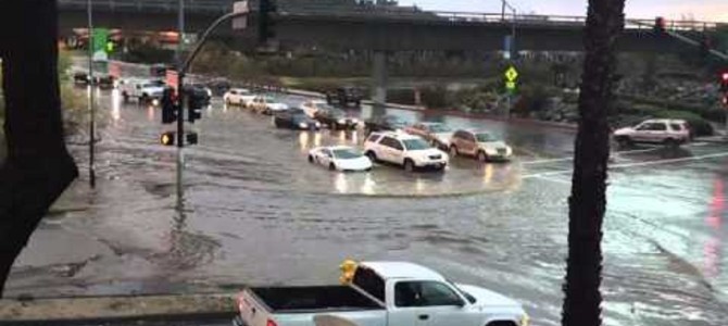 大雨の後、無茶すぎるランボルギーニが撮影され話題に！