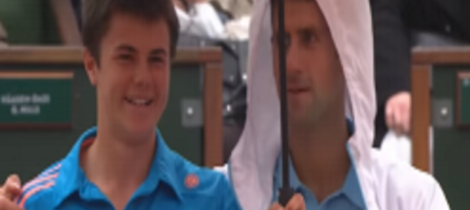 テニス世界王者ジョコビッチ選手、ボールボーイへの粋な計らいに会場が沸いた！！