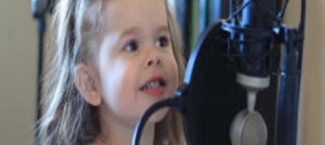 3歳の少女が歌うディズニー映画のテーマソングが可愛いと話題