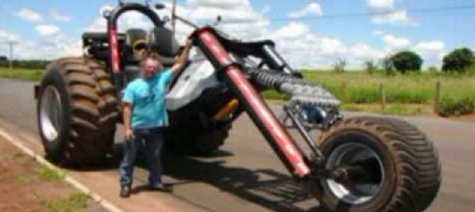 ブラジルの農家が作った世界最大の「三輪車」が凄い！
