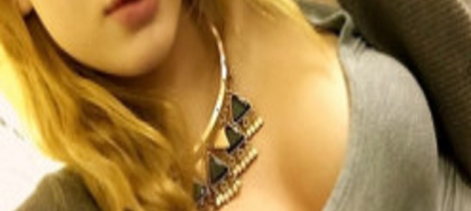 究極の送信ミス！？女性が上司におっぱい写真を誤送信、上司のクールな返信が話題