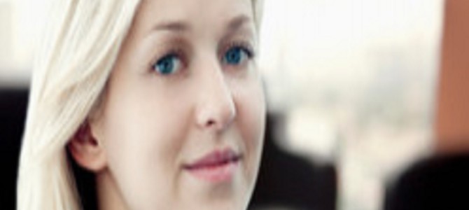 仕事ができなくても職場で好かれる女性の特徴５つ！悪口で盛り上がったときに真骨頂を発揮します