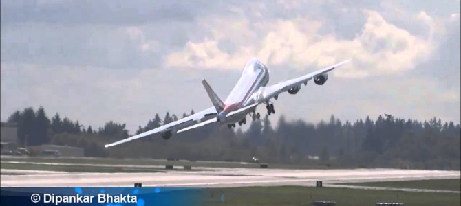 今に失速しそう！大きく左右に揺れながらの恐怖の離陸