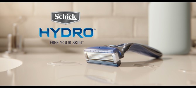 カミソリがトランスフォームして超絶バトルを繰り広げるCMが凄い！