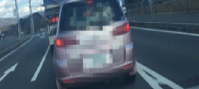 タバコのポイ捨てをした車のナンバーをツイッターで…そのツイートに賛否両論