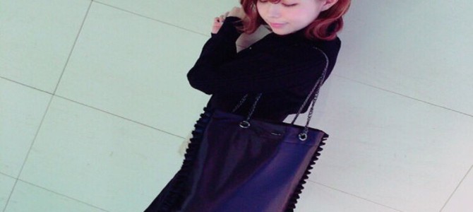 まさか心霊写真？益若つばさの脚がない投稿が「やばい」「こわい」と話題に！