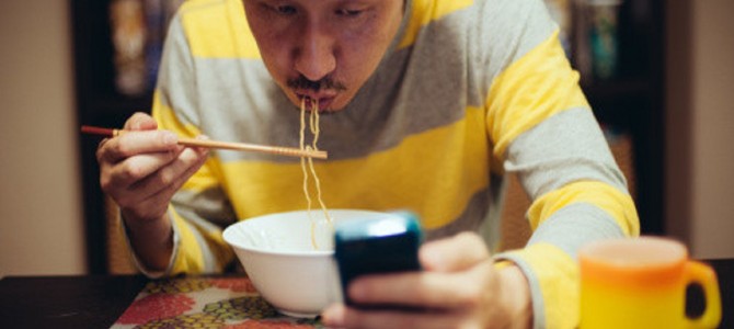 スマホを使っているとハゲる!? スマホを使っているとハゲる!?