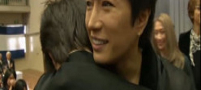 GACKTはある少年との約束から生まれた曲を全国の卒業式で歌い続けている