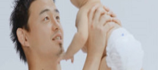 プライベートでは2児の父。五郎丸歩選手が試合中には決して見せない「パパの顔」を披露