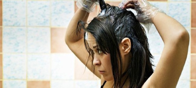 白髪染めが危ない！消費者庁が警告、「皮膚障害」急増で髪が抜け落ちる人も