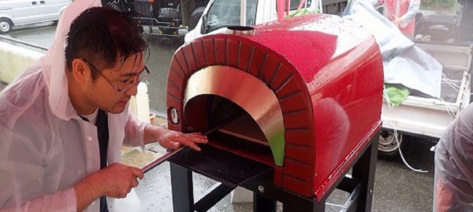 熊本の料理人が集まり避難所で「窯焼きピザ」を炊き出し！被災者の心を満たす