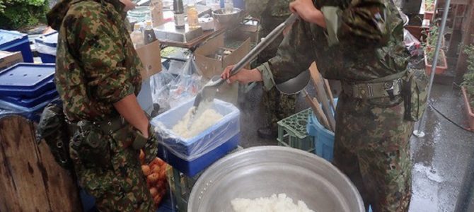 これぞプロの仕事！熊本・西原村避難所でいちはやく駆けつけた“自衛隊”に密着