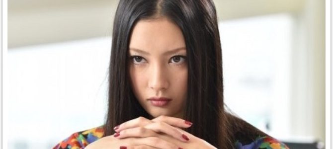 「たまには普通に歩きたい…」一般人による盗撮を嘆く菜々緒に同情の声が続出