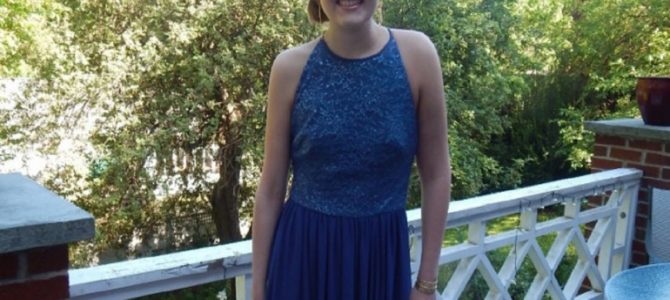 夢半ばガンでこの世を去った美しい少女のドレスが、プロムで舞う！友情に胸が熱くなる