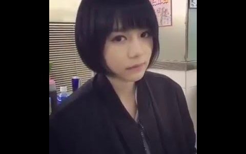 ウトウトする姿を撮影されたことに気づいた女の子の反応にキュン死しそう